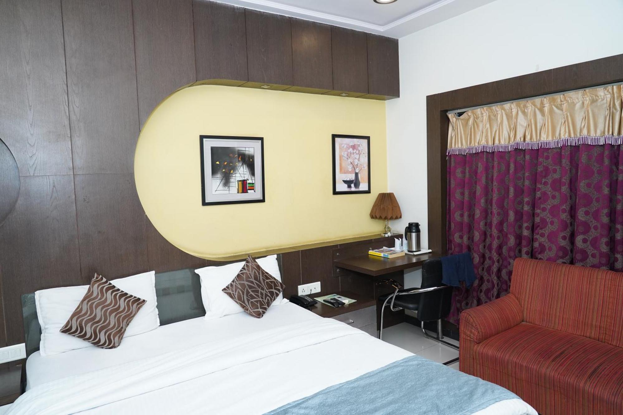 Marshall The Grand Hotel Ahmedabad Extérieur photo