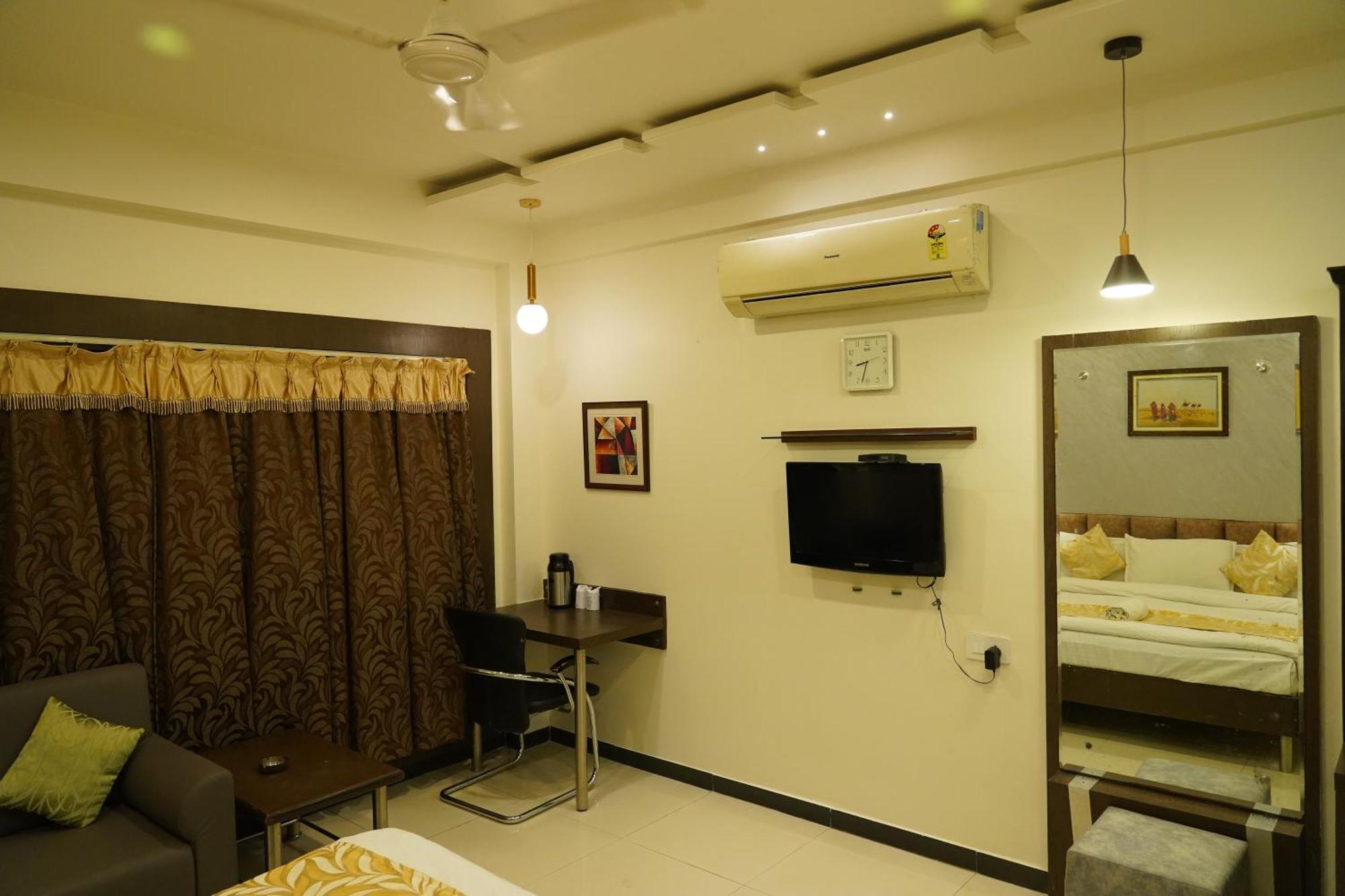 Marshall The Grand Hotel Ahmedabad Extérieur photo