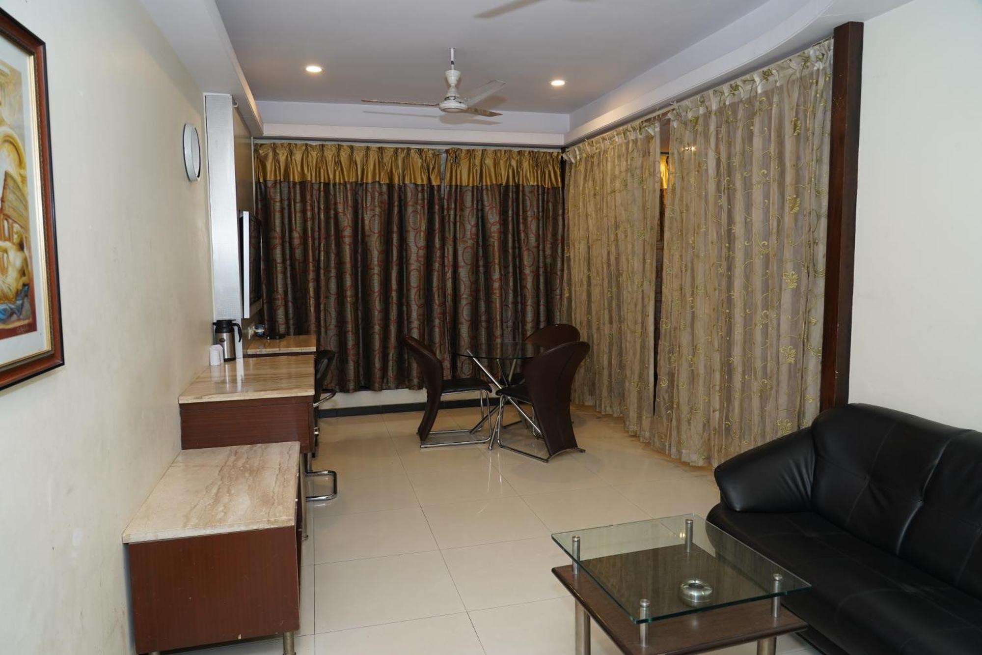 Marshall The Grand Hotel Ahmedabad Extérieur photo