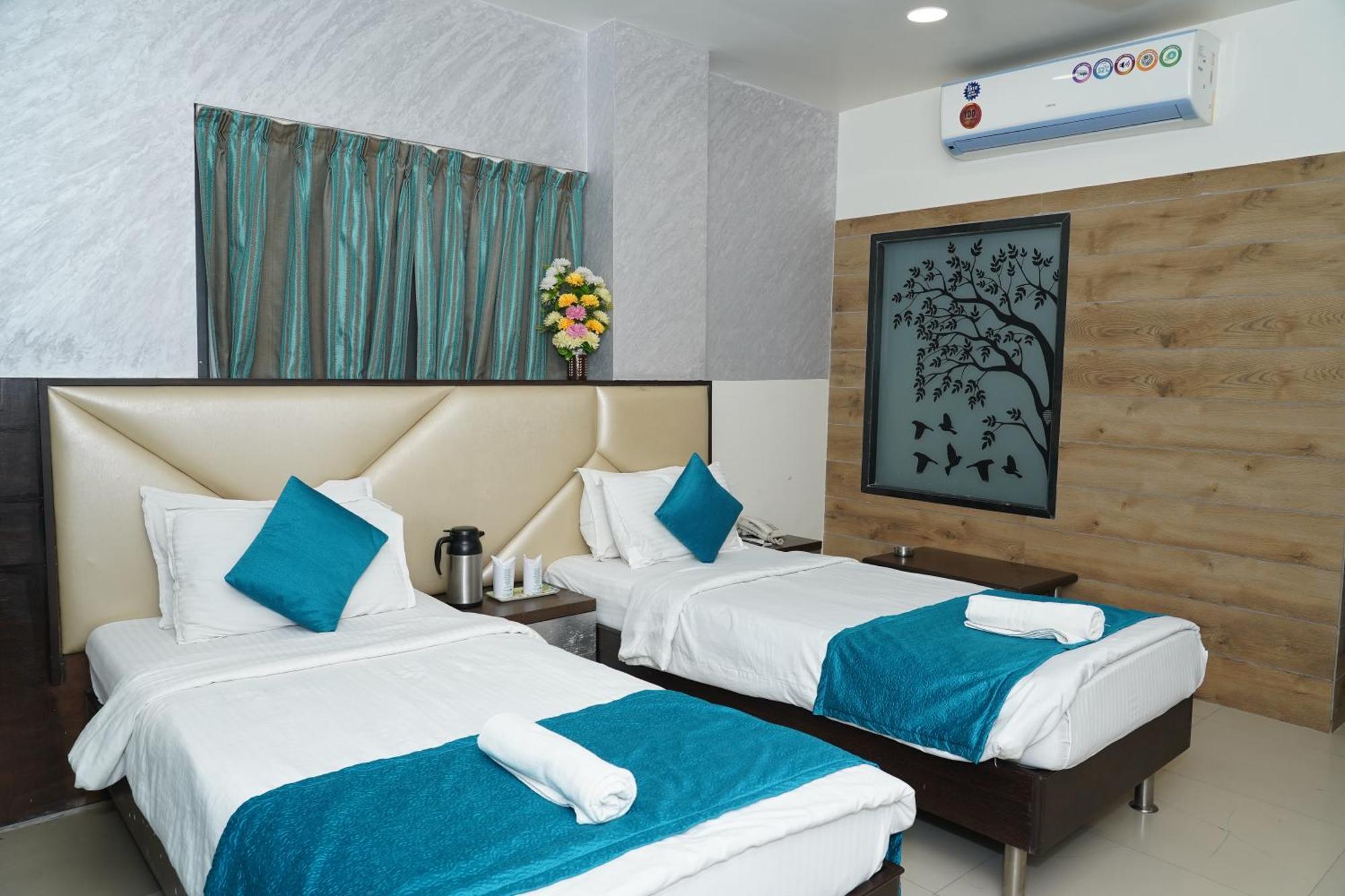 Marshall The Grand Hotel Ahmedabad Extérieur photo