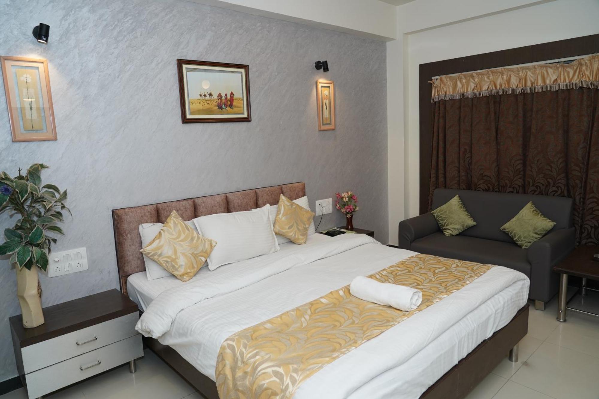 Marshall The Grand Hotel Ahmedabad Extérieur photo