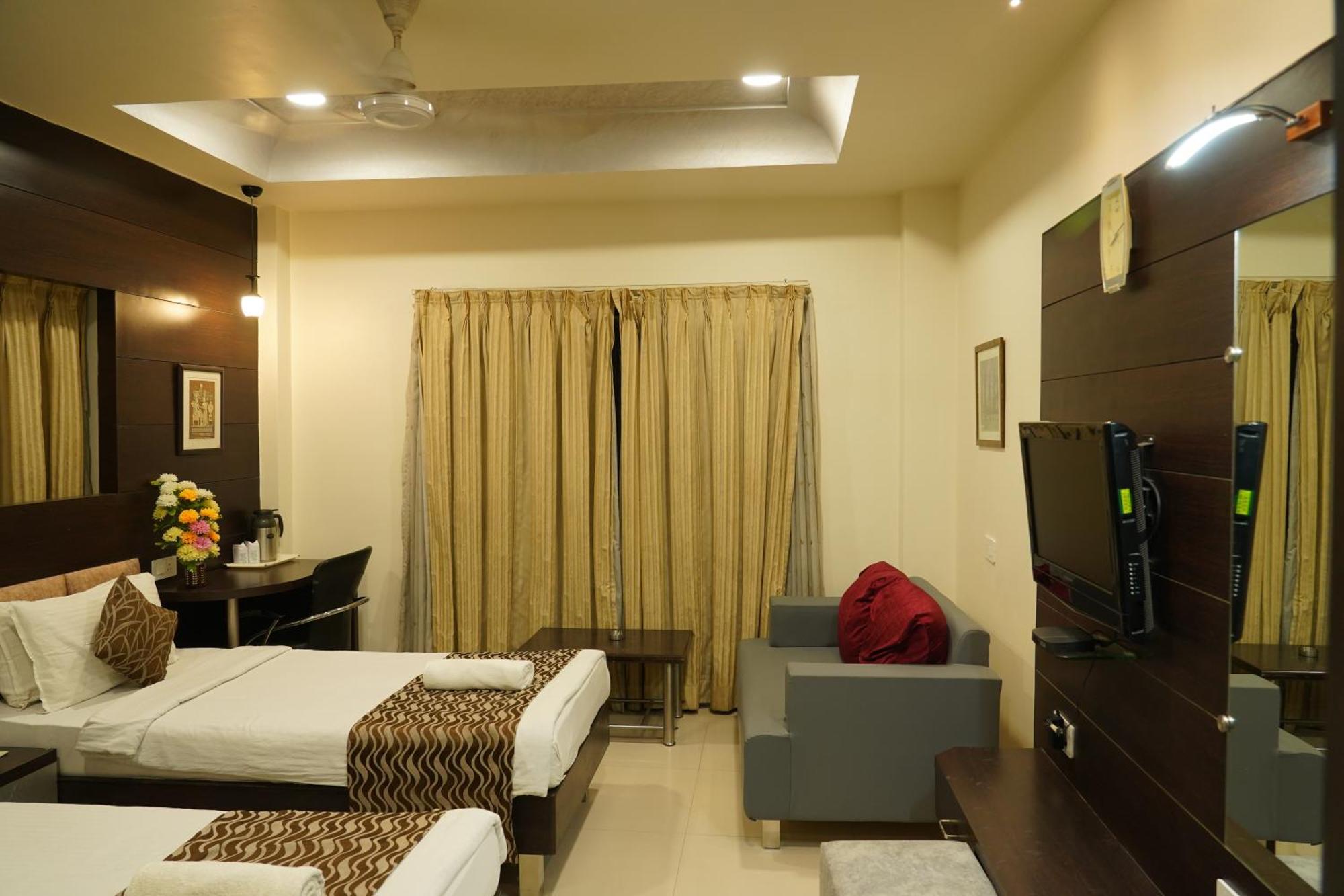 Marshall The Grand Hotel Ahmedabad Extérieur photo