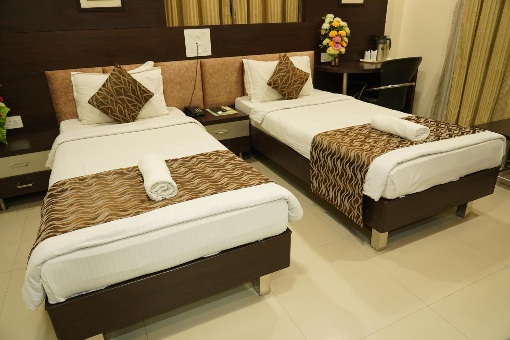 Marshall The Grand Hotel Ahmedabad Extérieur photo