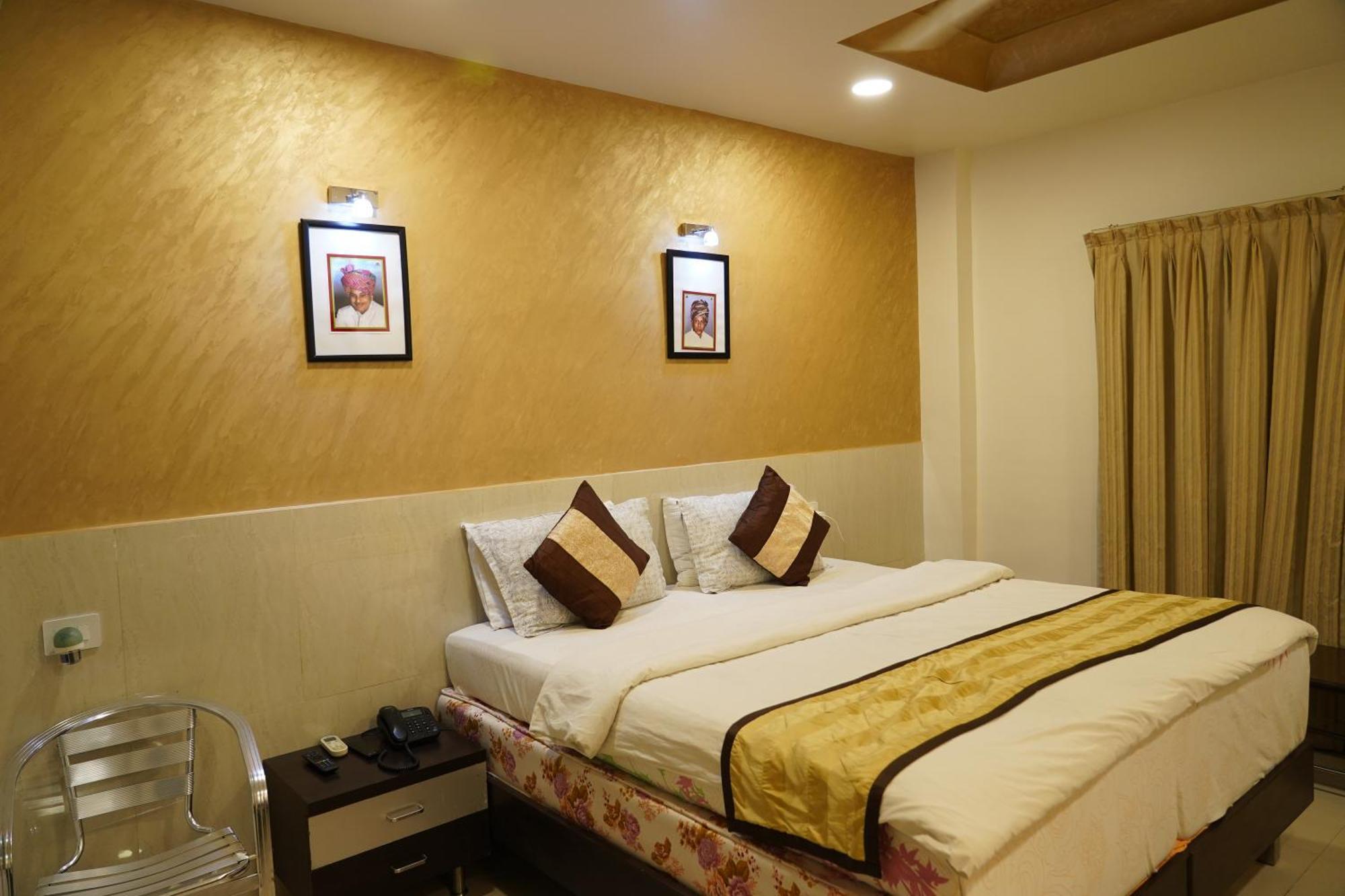 Marshall The Grand Hotel Ahmedabad Extérieur photo