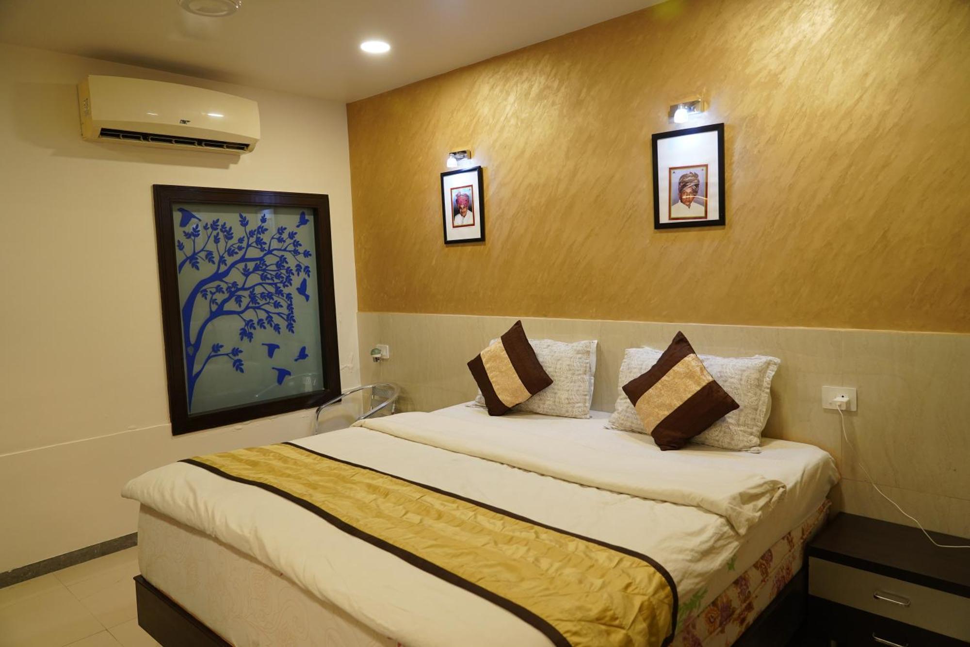 Marshall The Grand Hotel Ahmedabad Extérieur photo