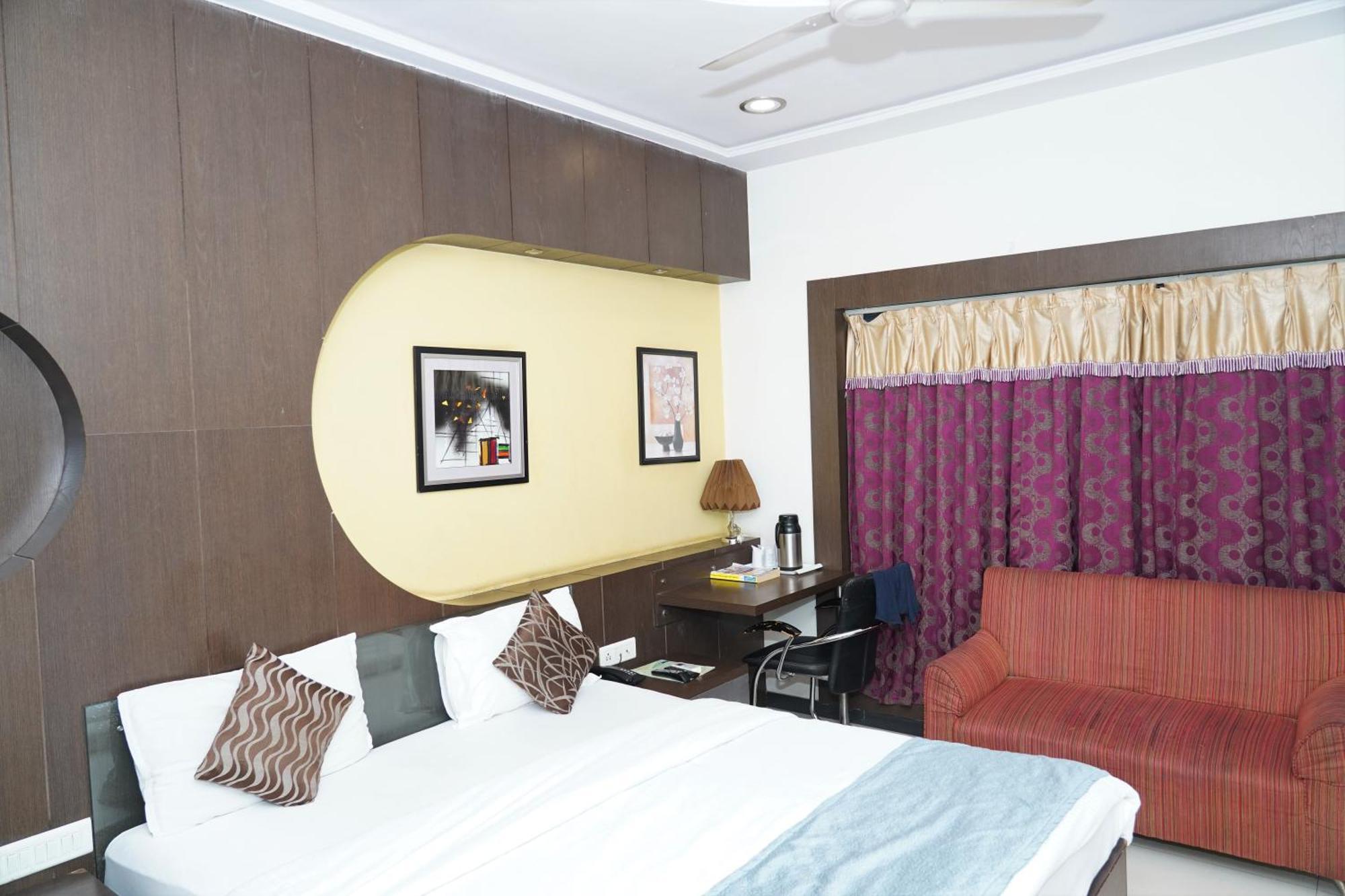 Marshall The Grand Hotel Ahmedabad Extérieur photo