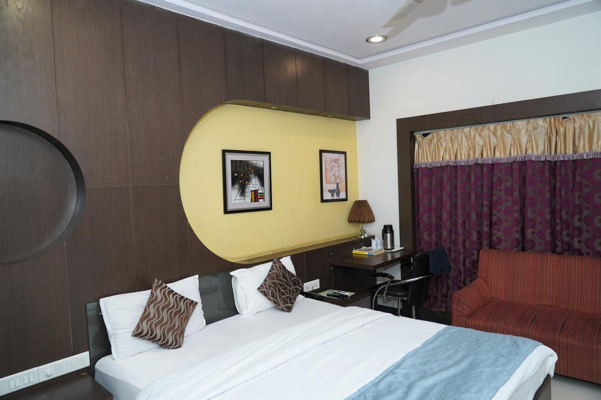 Marshall The Grand Hotel Ahmedabad Extérieur photo