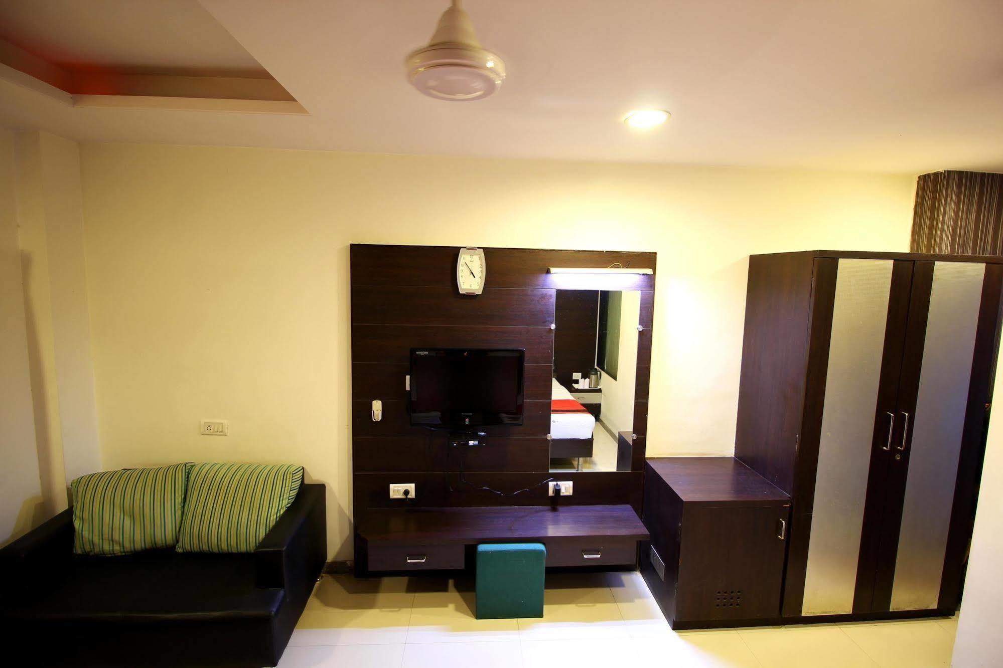 Marshall The Grand Hotel Ahmedabad Extérieur photo