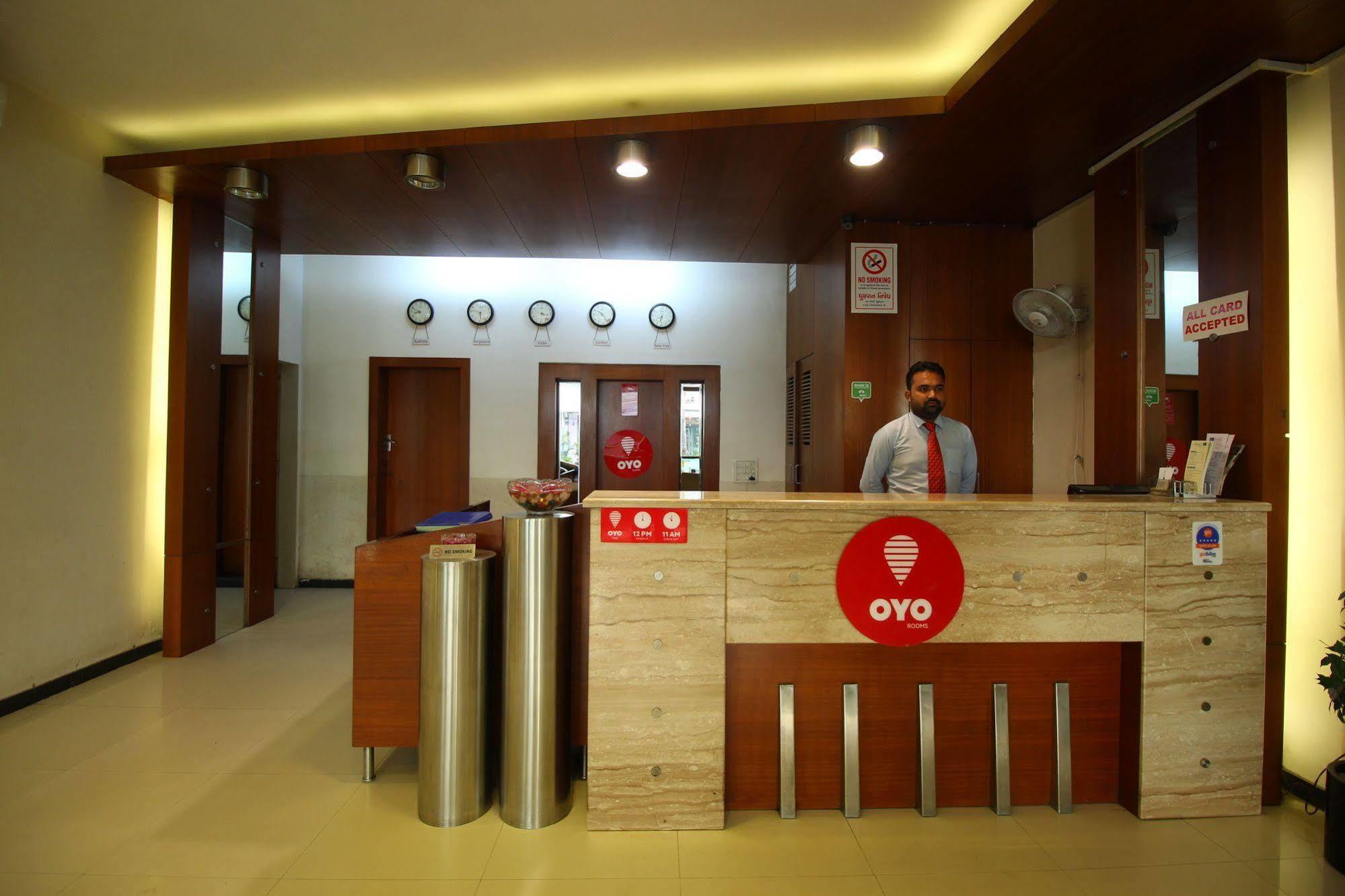 Marshall The Grand Hotel Ahmedabad Extérieur photo