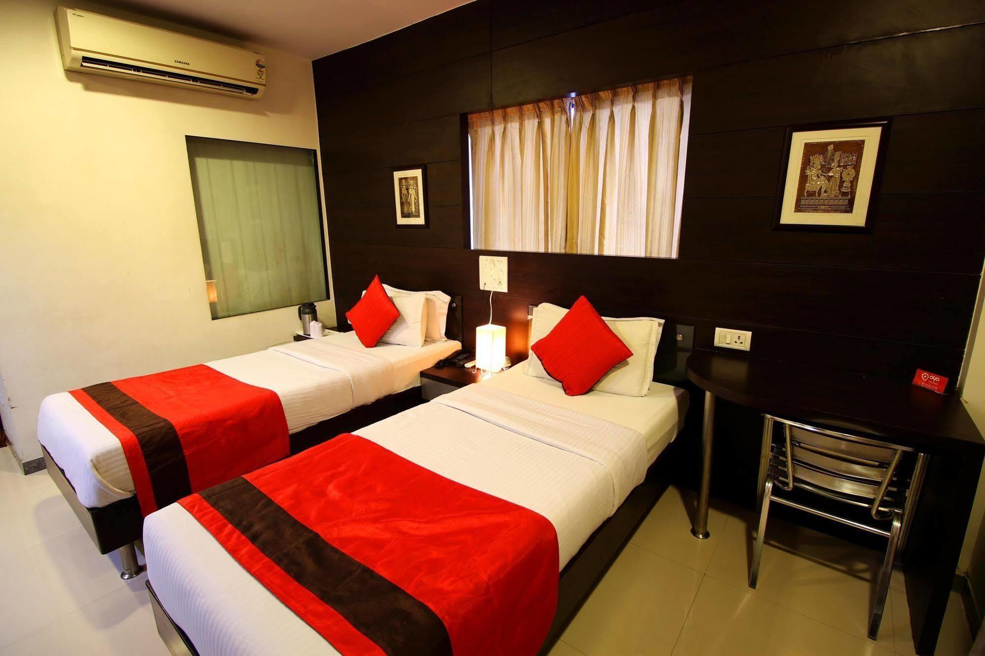 Marshall The Grand Hotel Ahmedabad Extérieur photo