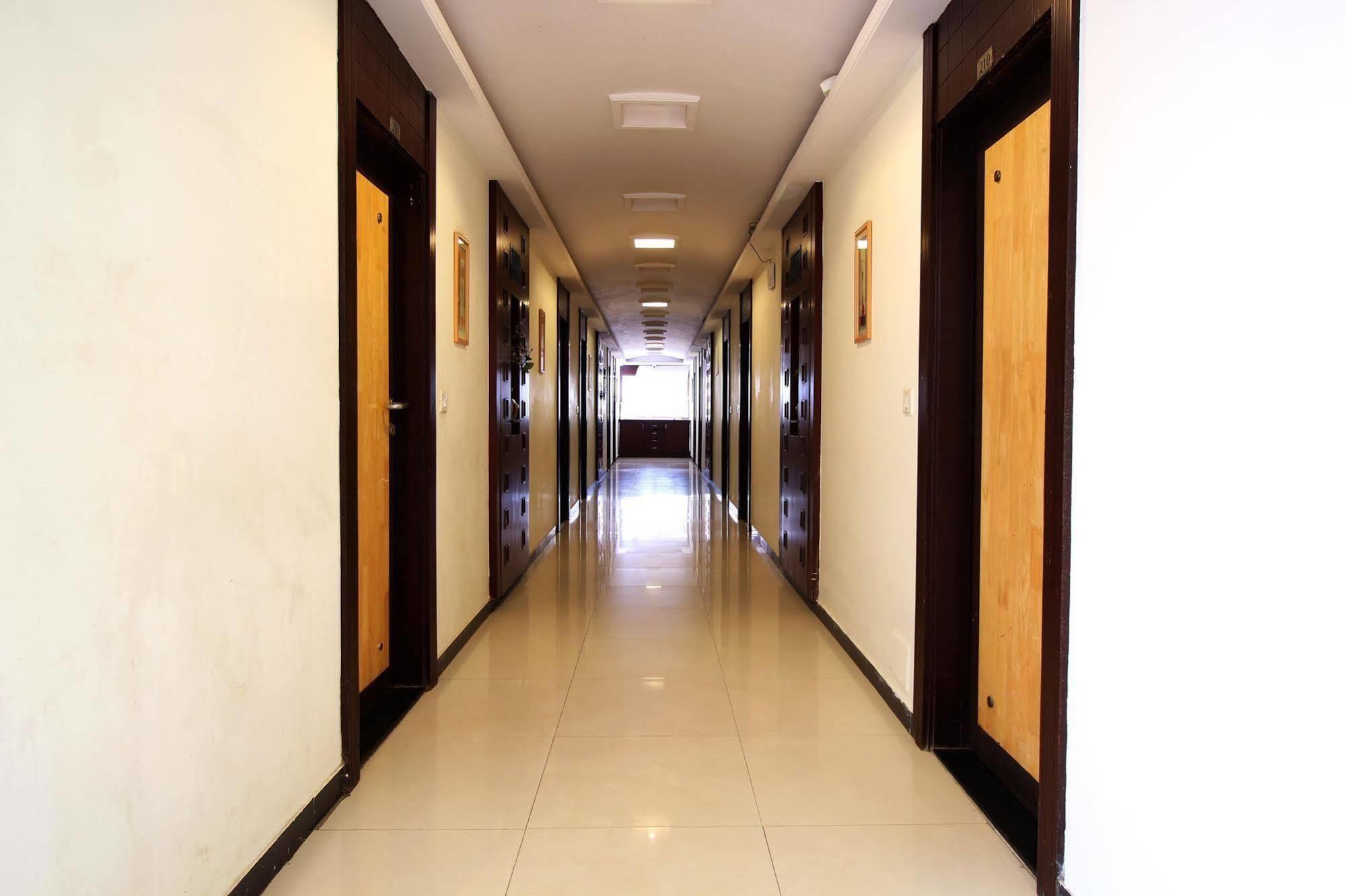 Marshall The Grand Hotel Ahmedabad Extérieur photo